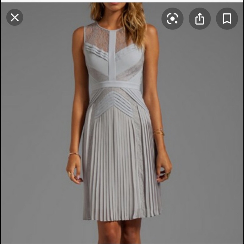 More of 2/4 size I’m a true 6 so never wore too tight but very beautiful